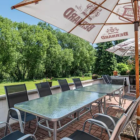 - Konferencni Samechov