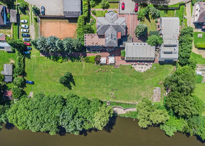 شقة - Konferencni